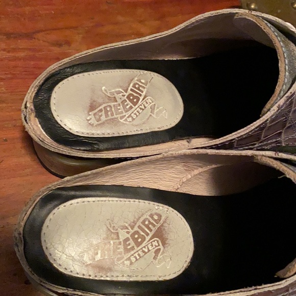 Free bird brogues. Worn once .size 8. Excellent condition - Picture 2 of 7